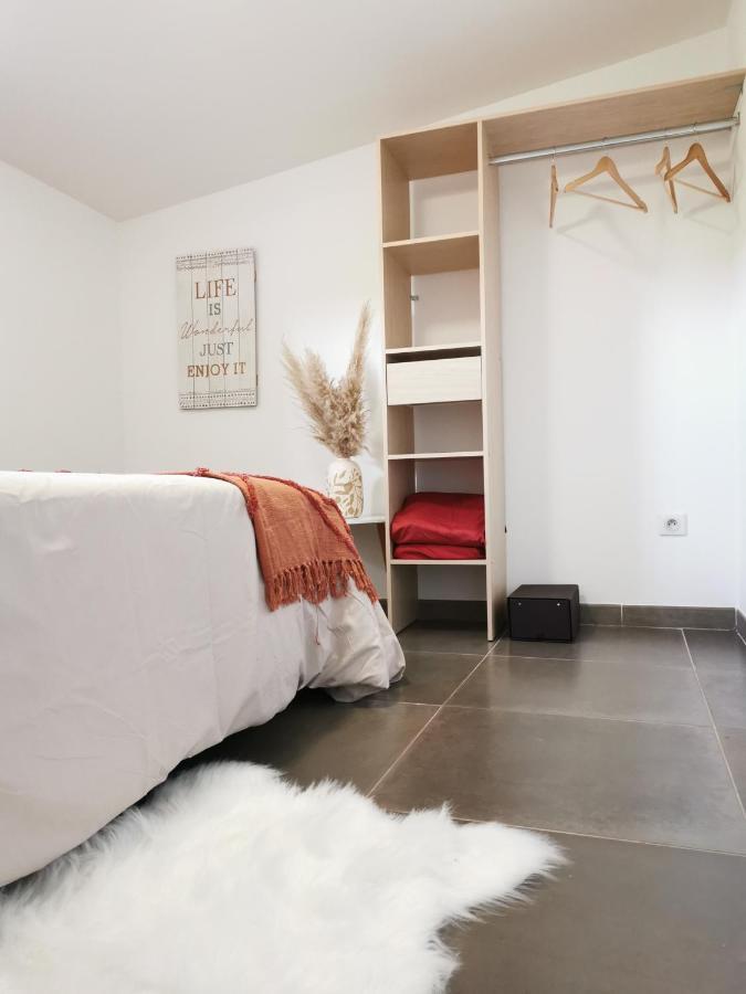 Maison De Vacances L'Hote Champetre Campagne Arlesienne Екстериор снимка
